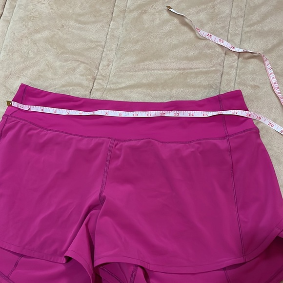 Lululemon mid rise speed up shorts - Picture 6 of 9